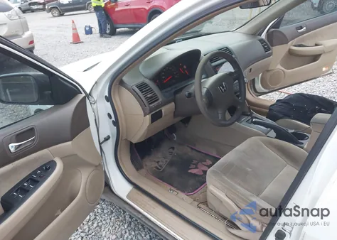 2005 Honda Accord 2.4 Lx z USA, uszkodzony, nr VIN 1HGCM56455A077927